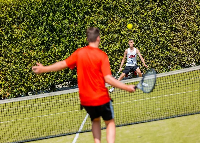 By The Water In Leukermeer Chalet Well (Limburg)