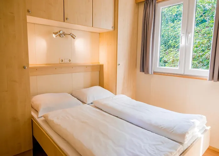 Chalet By The Water In Leukermeer *