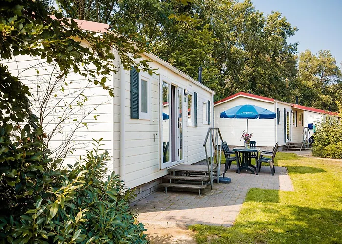 By The Water In Leukermeer Chalet *
