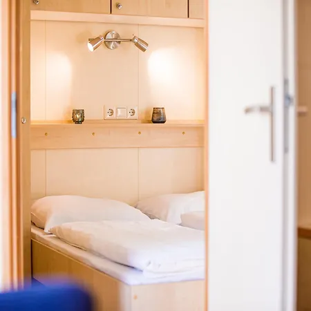 Chalet By The Water In Leukermeer